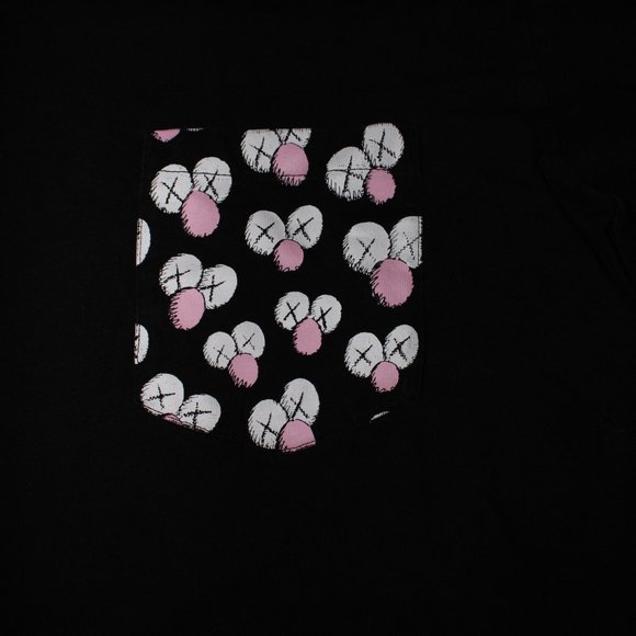 KAWS x UNIQLO UT Shirt - Picture 3 of 4
